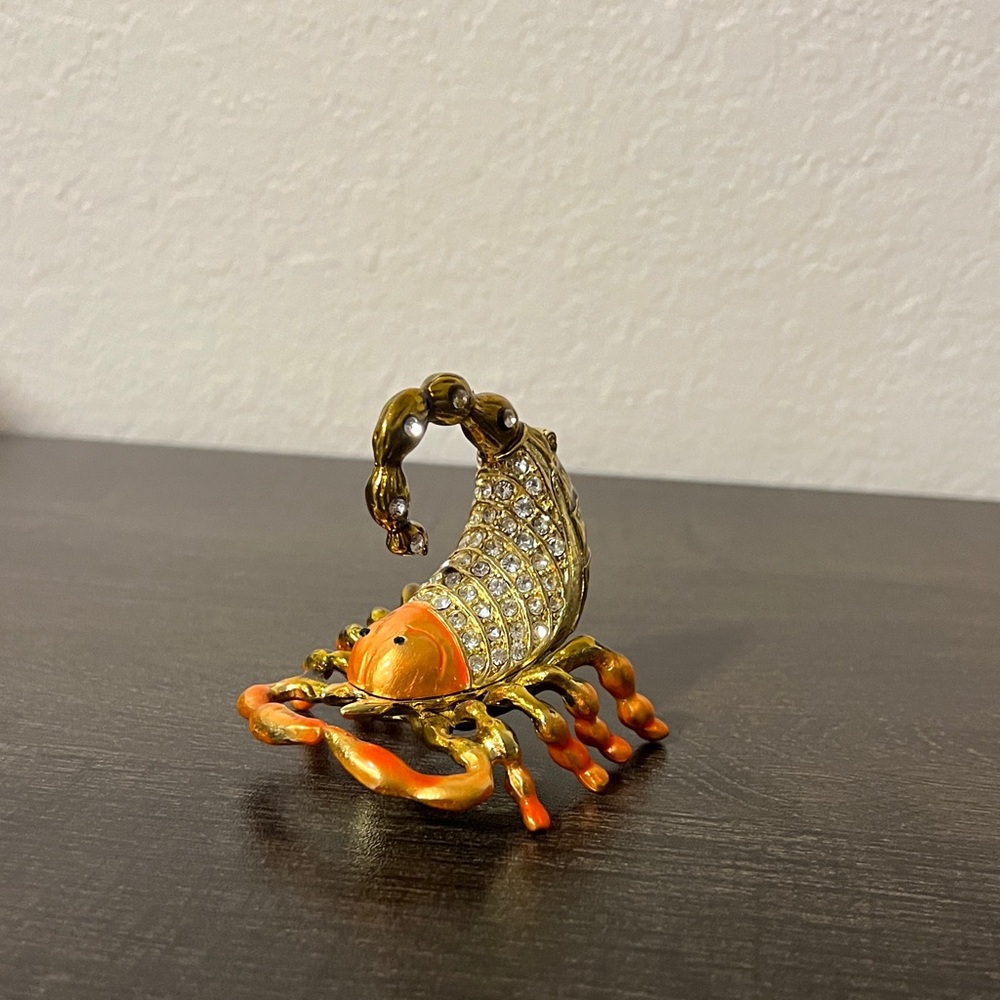 Tchotchke Elegant Gold and Orange Scorpion Figurine - Picture 1 of 4